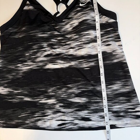 Nike Women’s Halter Tank Top Built-In Bra Black & White Size Large Athletic EUC - Picture 4 of 6